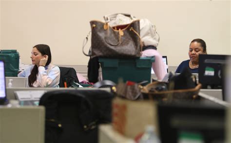 'The walls breathe': Staff bid Lowell District Courthouse farewell ...