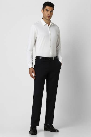 Buy Men Black Solid Regular Fit Trousers Online - 39726154 | Van Heusen