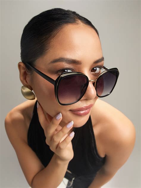 Haute Sauce Women Round Sunglasses With Polarised Lens