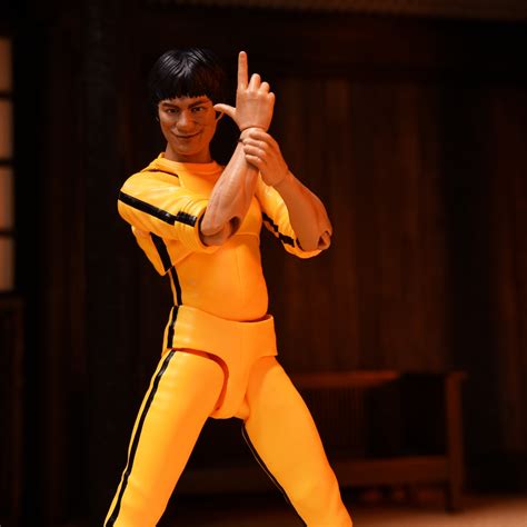 Bandai: S.H.Figuarts Bruce Lee (Yellow Track Suit)