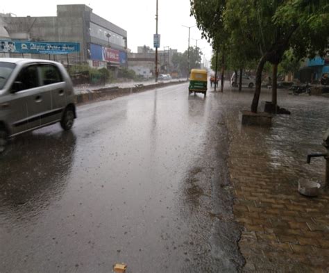 Weather Update: पश्चिमी प्रदेश में झमाझम बारिश से मौसम ने बदली करवट ...