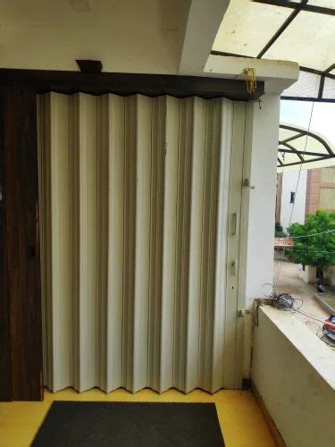 HORIZONTAL SHUTTERS - Shutter Gate With Collapsible - Horizontal ...