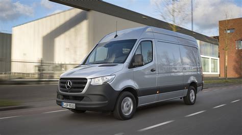 Primera prueba Mercedes Sprinter 2019: transporte seguro y conectado