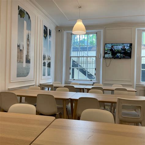 HOLLAND HOUSE (VICTORIA) (London) - Hostel Reviews, Photos, Rate ...