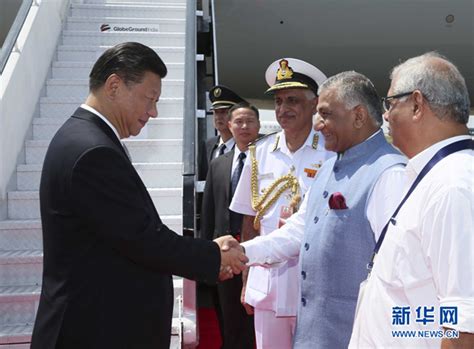习近平抵达印度果阿出席金砖国家领导人第八次会晤 - 中国日报网