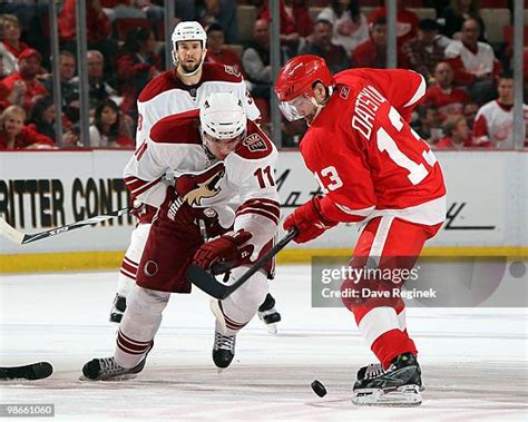 Image result for Datsyuk Face Off Pose