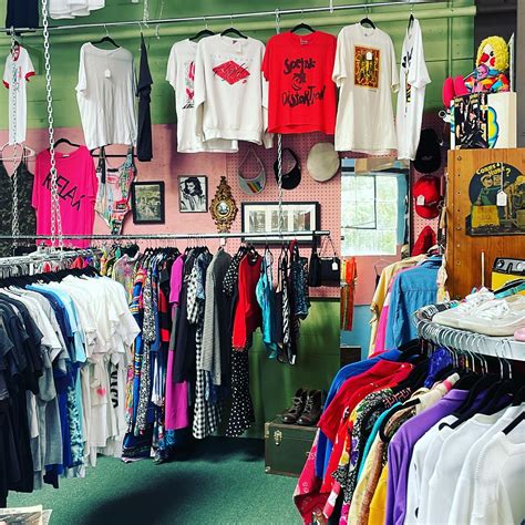 BEST VINTAGE & THRIFT STORES IN PORTLAND