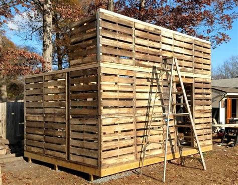 Workshop/Shed Using Pallet Wood and Other Recycled Lumber • 1001 ...
