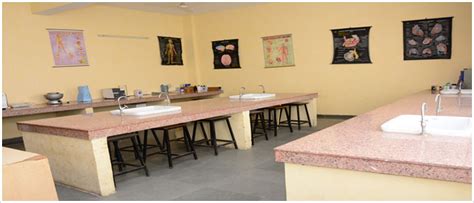 Diploma in Medical Lab Technician | Best Polytechnic College in ...