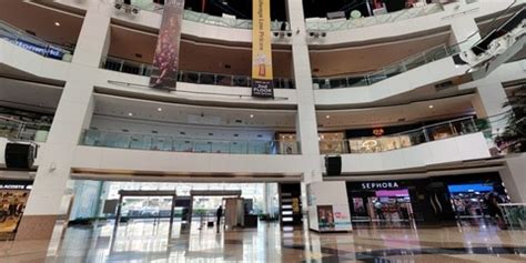 Infiniti Mall, Malad west, Mumbai - Food Court, PVR, Brands ...