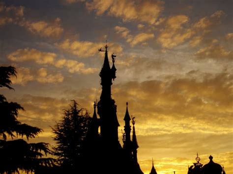 Disneyland Paris Tickets - Hellotickets