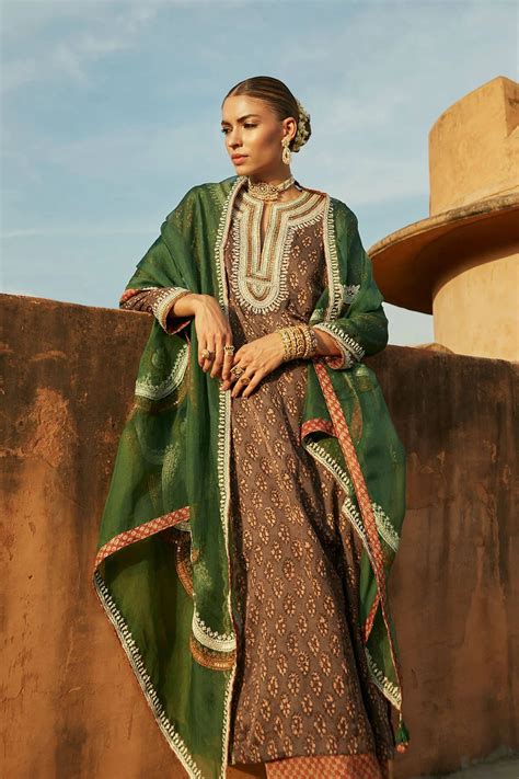 Buy Online Grey Leheriya Kurta Set for Women – AVACARA