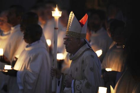 Pope Francis visits St. Peter's Basilica before Easter Vigil | National ...