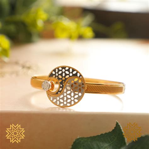 Buy Gold Bangle Online | Gold Bangle by Manubhai.