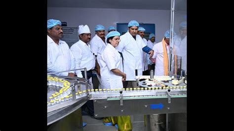 MP Medha Kulkarni discusses issues with employees during visit to ...