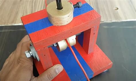 Homemade Wire Strip Machine 的图像结果