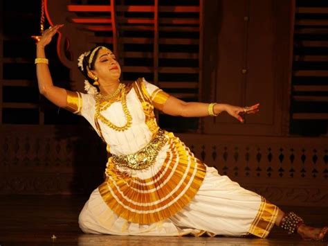 Mohiniyattam Dance: A Kerala Classic