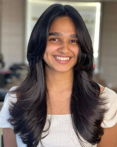 10 Fabulous Hairstyles With Soft Curtain Bangs You’ll Be Excited To Try