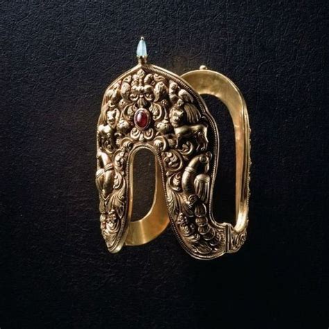 Unique Traditional Gold Ring Designs To Elevate Your Style | South ...