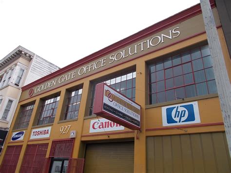 Storefront Building 的图像结果