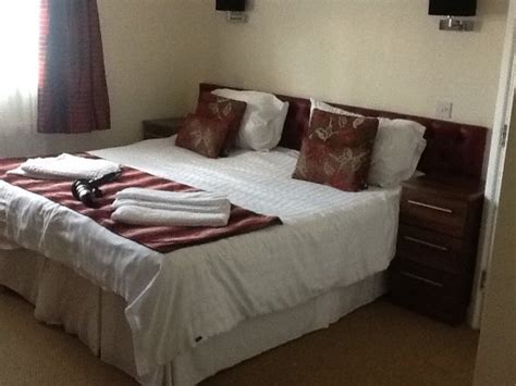 THE HARE & FIVE HOUNDS HOTEL (West Bromwich, West Midlands, England ...