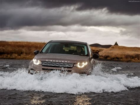 Land Rover Discovery Sport (2015) - picture 95 of 131