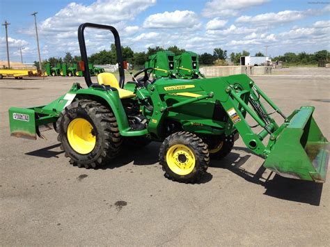 John Deere 3038E Compact Tractor