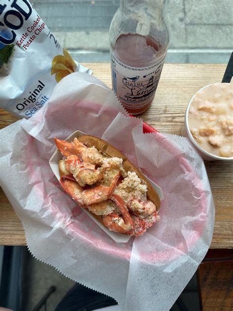Luke's Lobster City Hall, Chicago | Get a Lobster Roll in Chicago ...