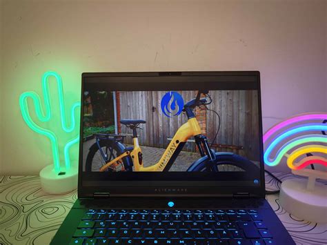 Alienware M16 R2 Keyboard 的图像结果