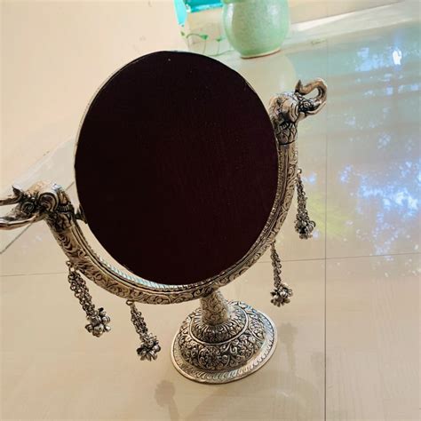 ASHIQUI , GERMAN SILVER OVAL MIRROR WITH STAND-MK001M – www.soosi.co.in