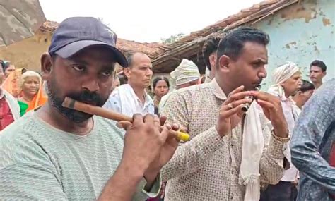 Anokhi Shadi: बालाघाट में बैलगाड़ी से बारात लेकर पहुंचे दूल्हे राजा ...