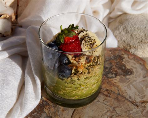Matcha Overnight Oats — Umoya Wellness