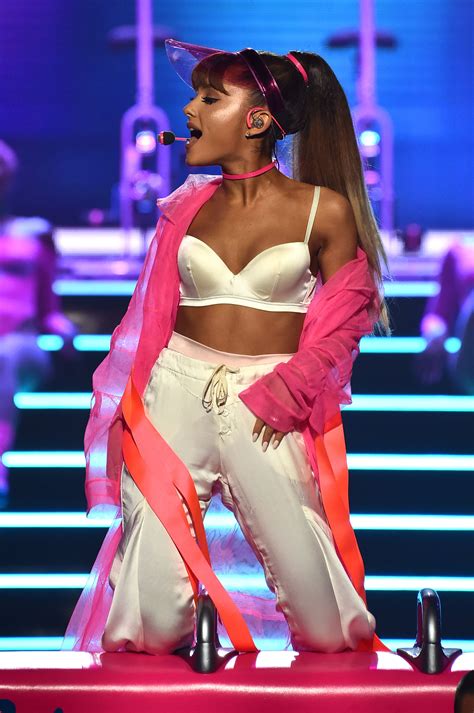 Ariana Grande Hot Pics - Ariana Grande S Sexy Into You Music Video Has ...