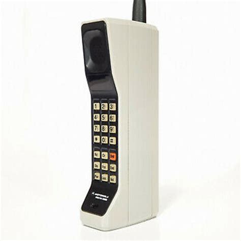 First Handheld Cell Phone 的图像结果
