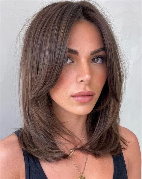 51 Lovely Brunette Medium-Length Hair Ideas - Styleoholic