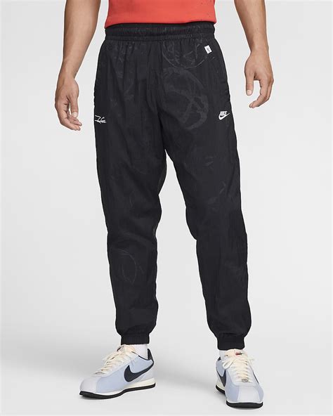 Nike Sportswear Men's Breaking Lined Windrunner Trousers. Nike IN