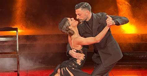 Bianca Guaccero e Giovanni Pernice si sposano? La coppia svela tutto ...