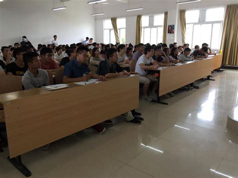 2016年中国“互联网+”大学生创新创业大赛培训班（海南）开班仪式在我校召开-团委