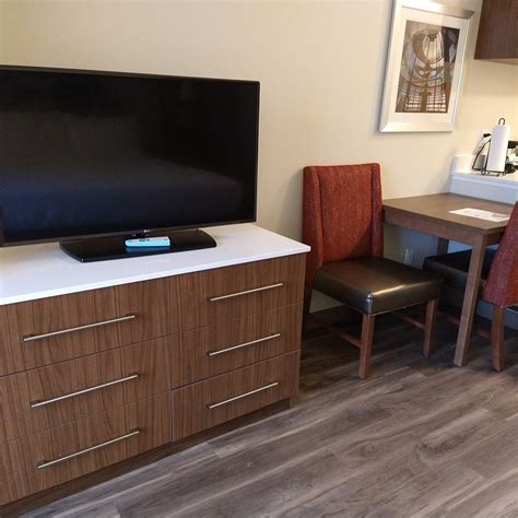 EXECUTIVE RESIDENCY BY BEST WESTERN NAVIGATOR INN & SUITES (Everett ...