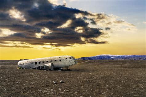 Sólheimasandur Plane Wreck | Iceland’s Iconic Hike in Black Sand | Perlan