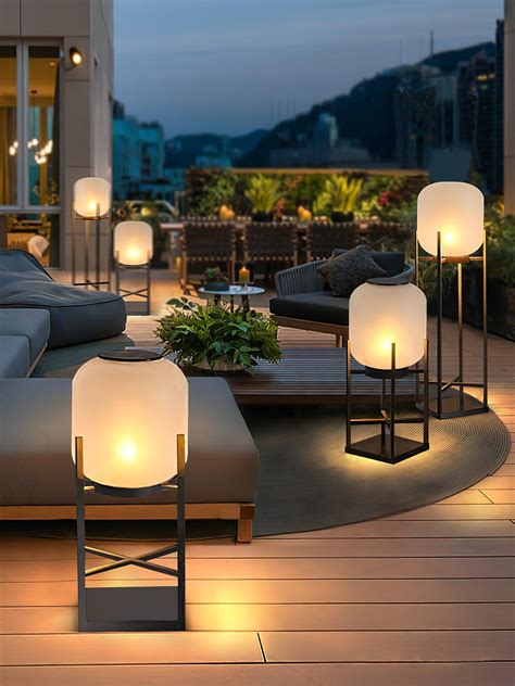 Lantern Solar Outdoor Floor Lamp – Vakkerlight