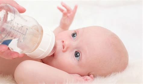新生儿溢奶、吐奶、呛奶如何处理？