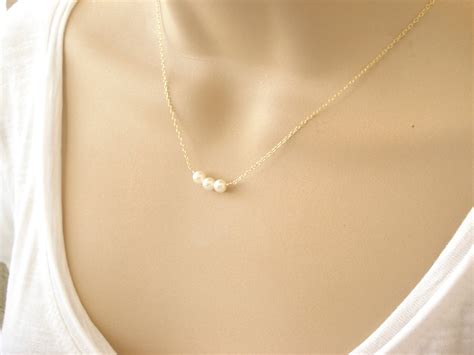 3 Tiny Pearls Necklace...simple Handmade Wedding Jewelry, Best Friend ...