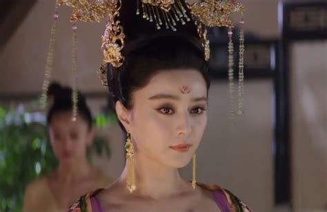 王朝的女人·杨贵妃杨贵妃是谁演的_杨贵妃扮演者范冰冰资料_杨贵妃结局 | 爱剧情