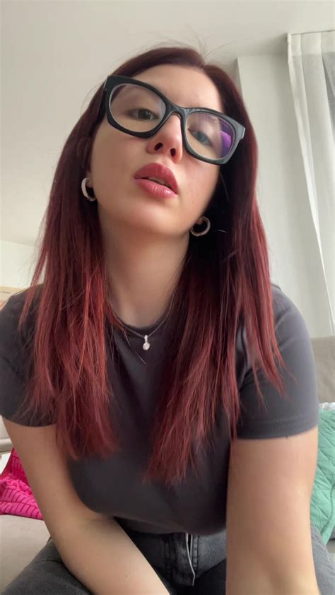 Chloe (@sumchloe) - Urlebird