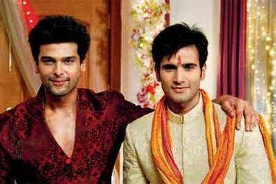 Kushal Tandon and Karan Tacker at war - The Times of India