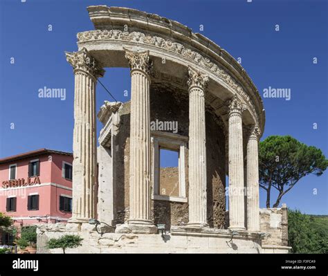 Temple of Vesta, Tivoli, Lazio, Italy Stock Photo - Alamy