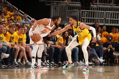 Video: Knicks' Jalen Brunson Taunts Pacers' Haliburton with a Chair at ...