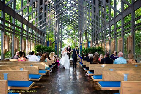 Arkansas wedding chapel in the woods | Honestweddingadvice.com
