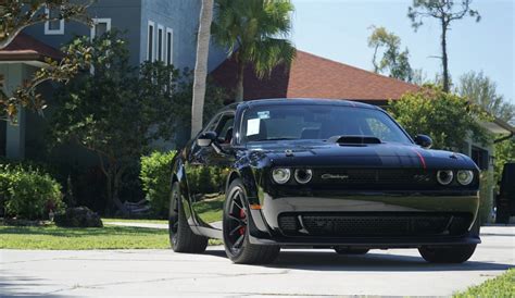 Dealer Sells Dodge Challenger With Just 13 Miles on the Clock, Can't Reach the MSRP - autoevolution
